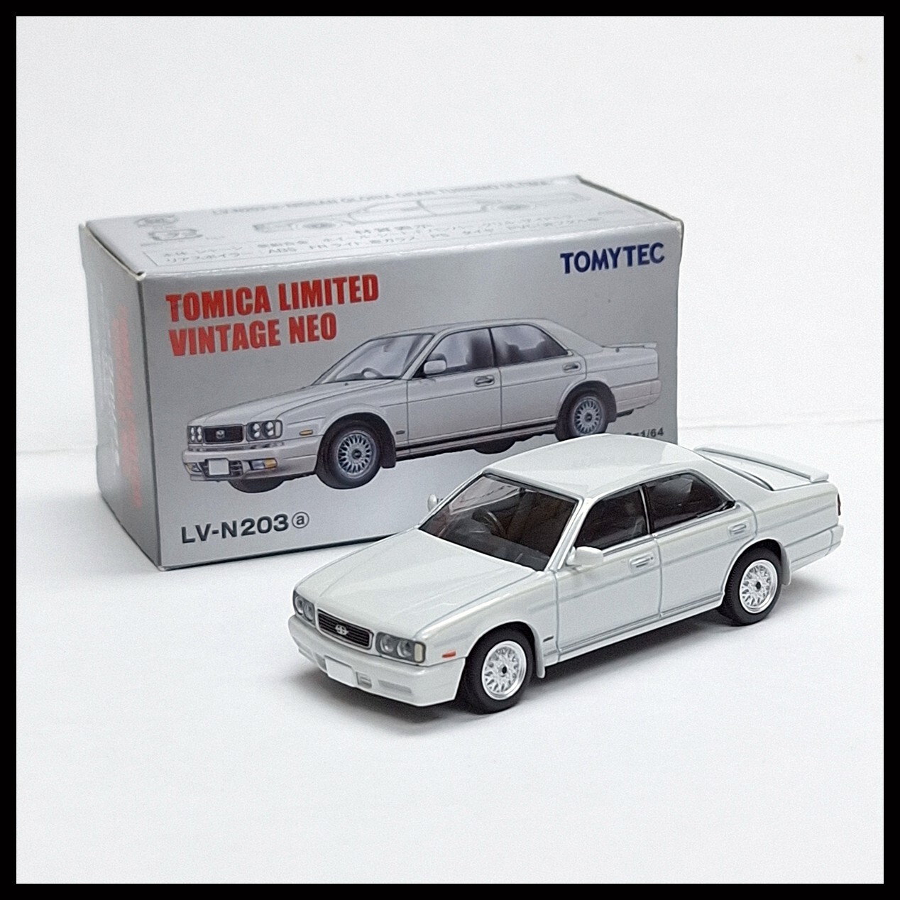 TOMICA LIMITED VINTAGE NEO 43 NISSANグロリア maxresdefault.jpg
