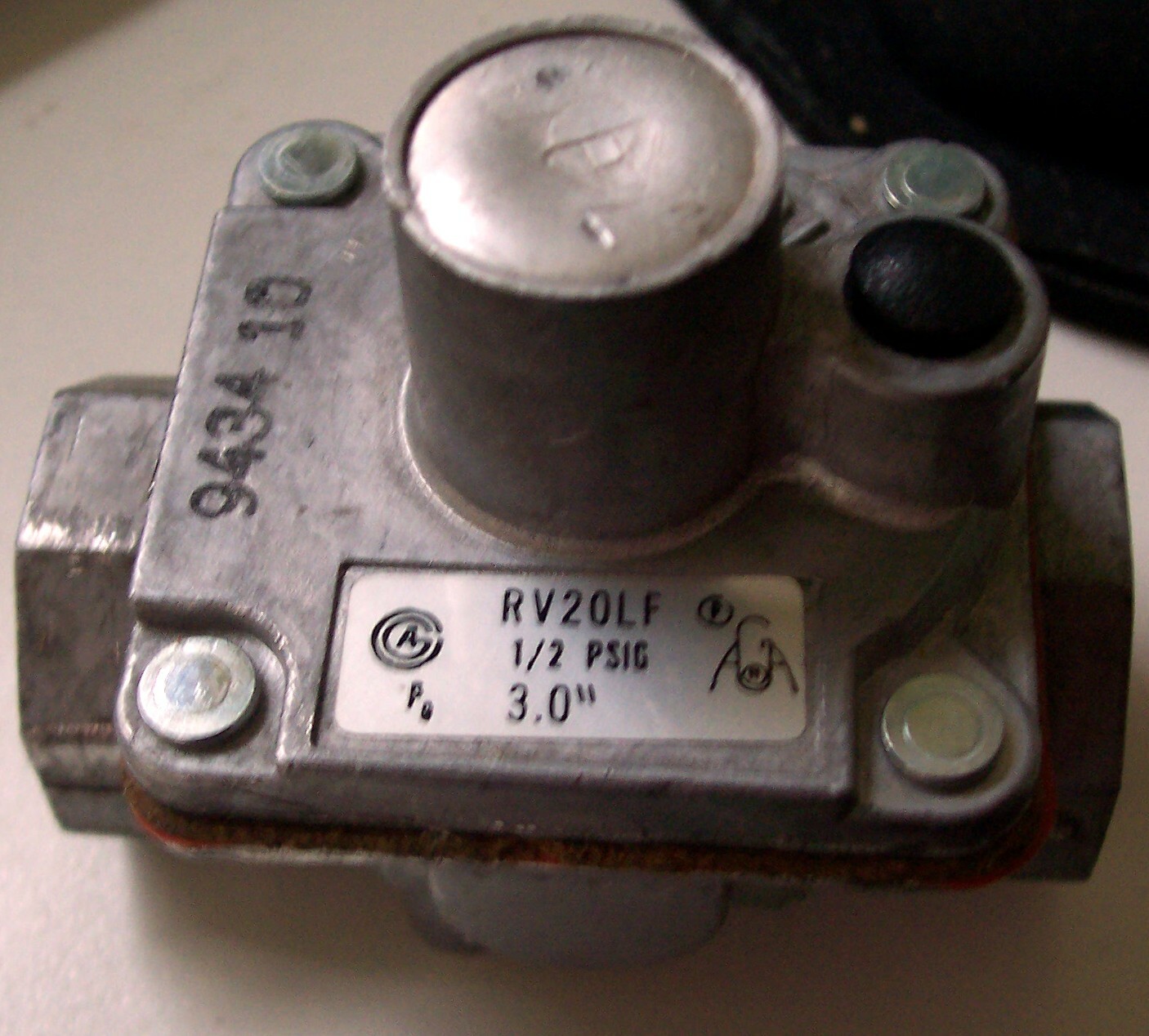 MAXITROL RV20LF PRESSURE REGULATOR NATURAL GAS 3/8