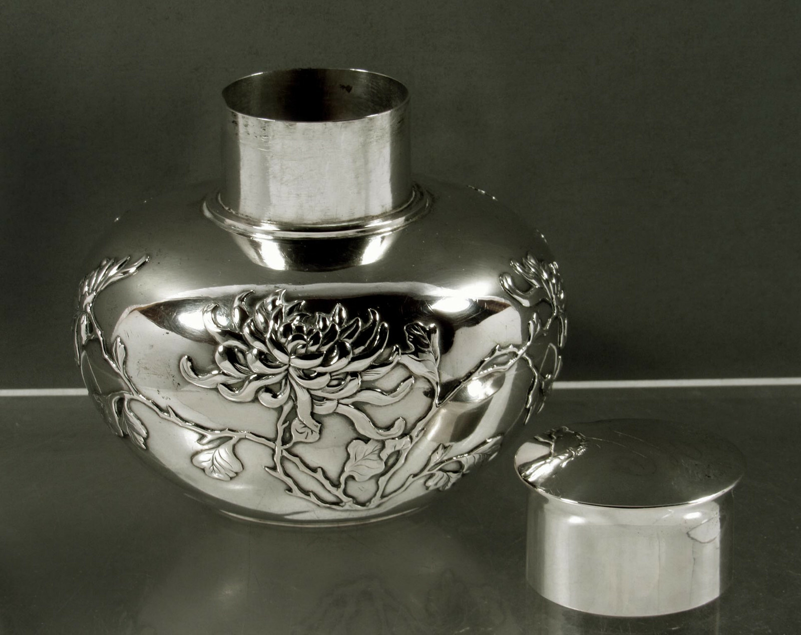 Chinese Export Silver Tea Caddy    c1885 Luenwo - 10 Oz.