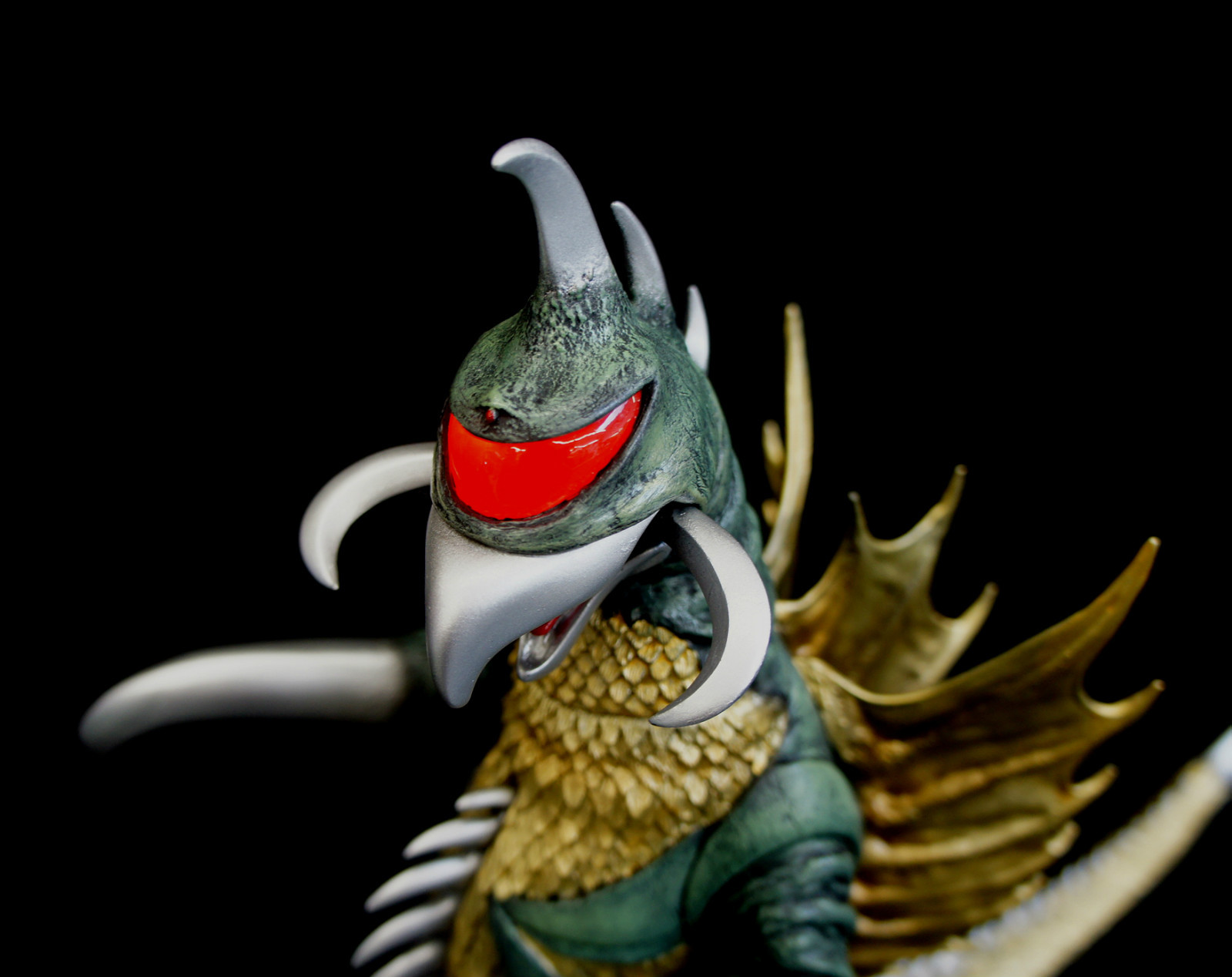 1972 Gigan 30 cm Figure Statue Lights Up Version Godzilla