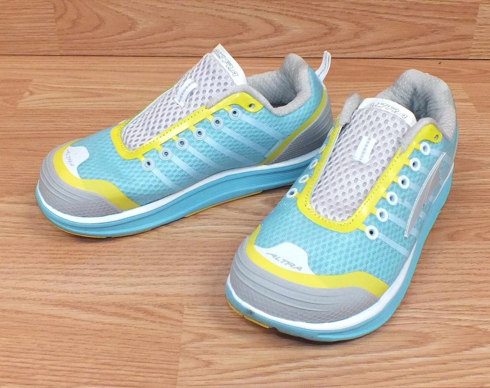 ユリイロ Genuine Altra Zero Drop 