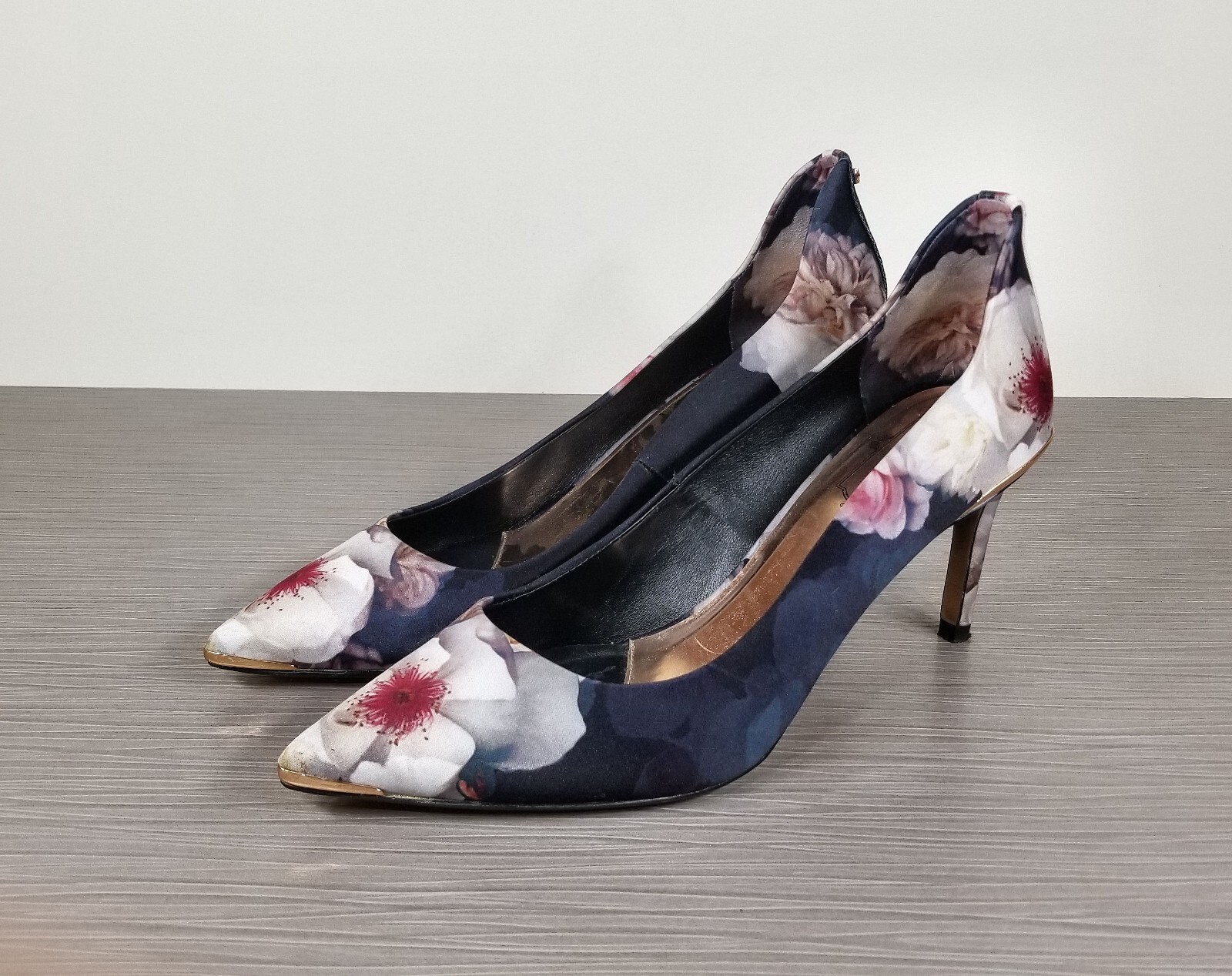 Ted Baker Kawaap Pointed Toe Pumps, Floral Print Satin, Womens Size 9 M / 39