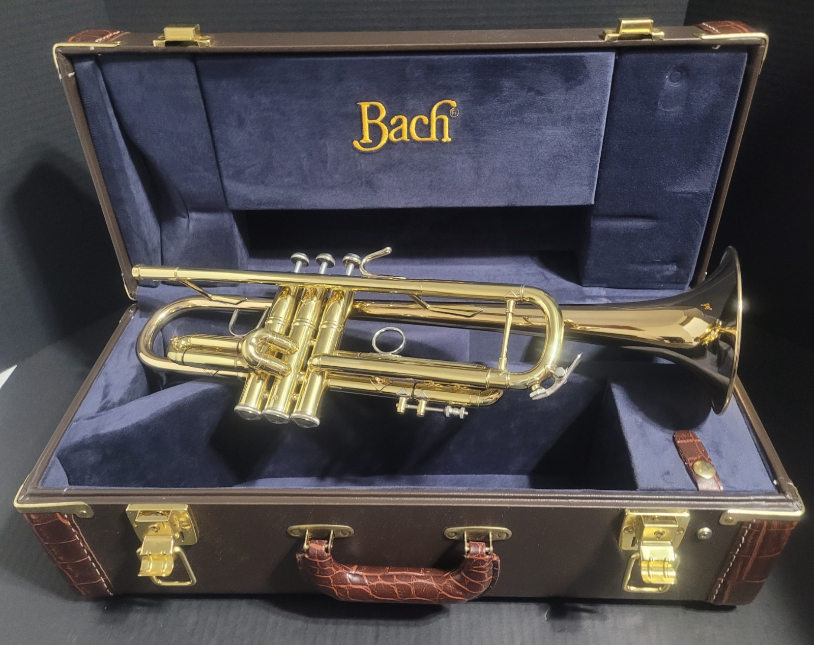 Bach Stradivarius 43G Bell Trumpet, 2 Mouthpieces &2 handle