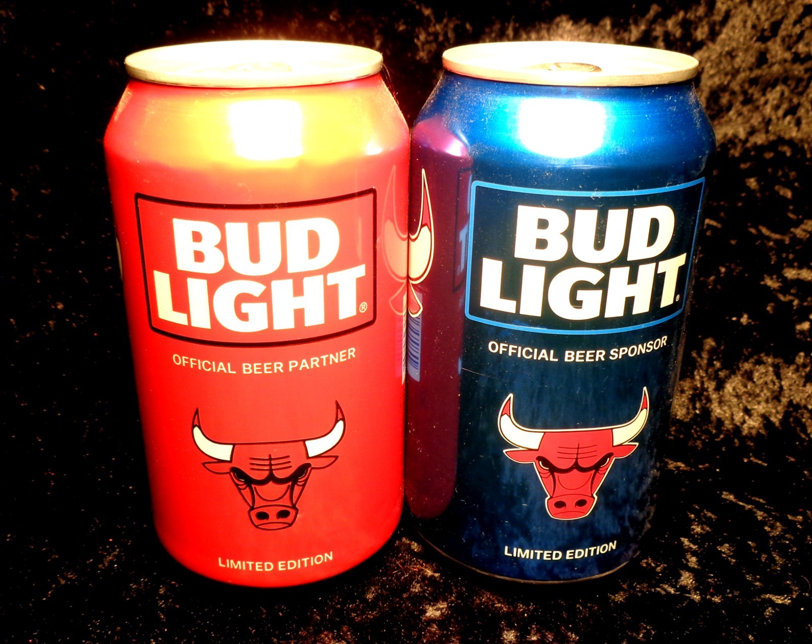 Rare (Red) NBA Chicago Bulls Bud Light Pull Tab Beer Can & Blue Version Set Nice