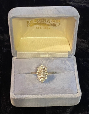 14K Yellow Gold 26 DIAMOND Cluster Ring Size 7 1 2 6 Grams 1.02