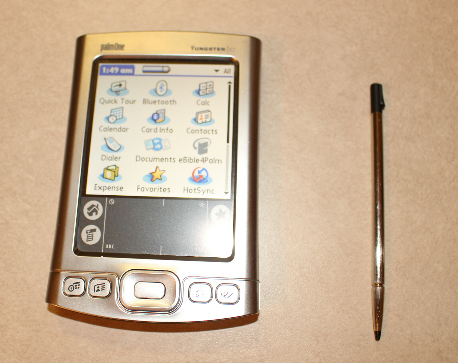 PalmOne Tungsten E2 Palm Organizer with Charger Cable & Stylus - Excellent