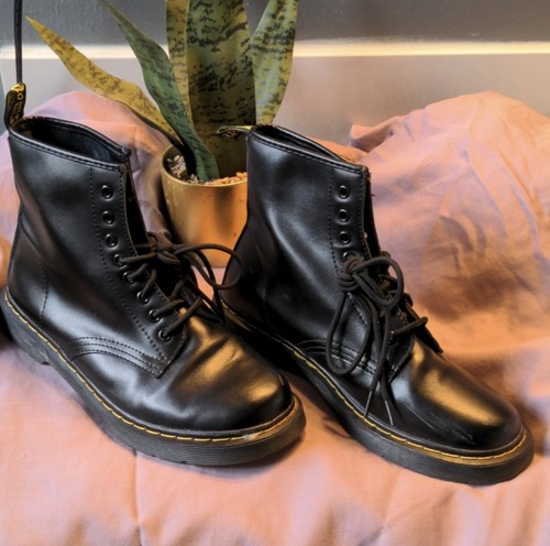 . Size 9 -9.5 Us, Korean 265