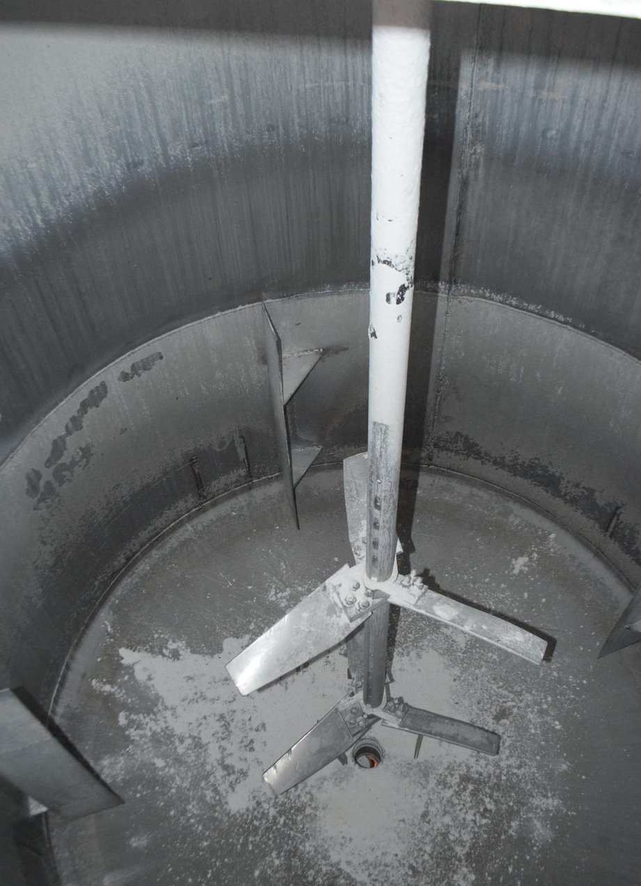 3000 Gallon Stainless Steel Tank / Lightnin 73_Q-15 Mixer