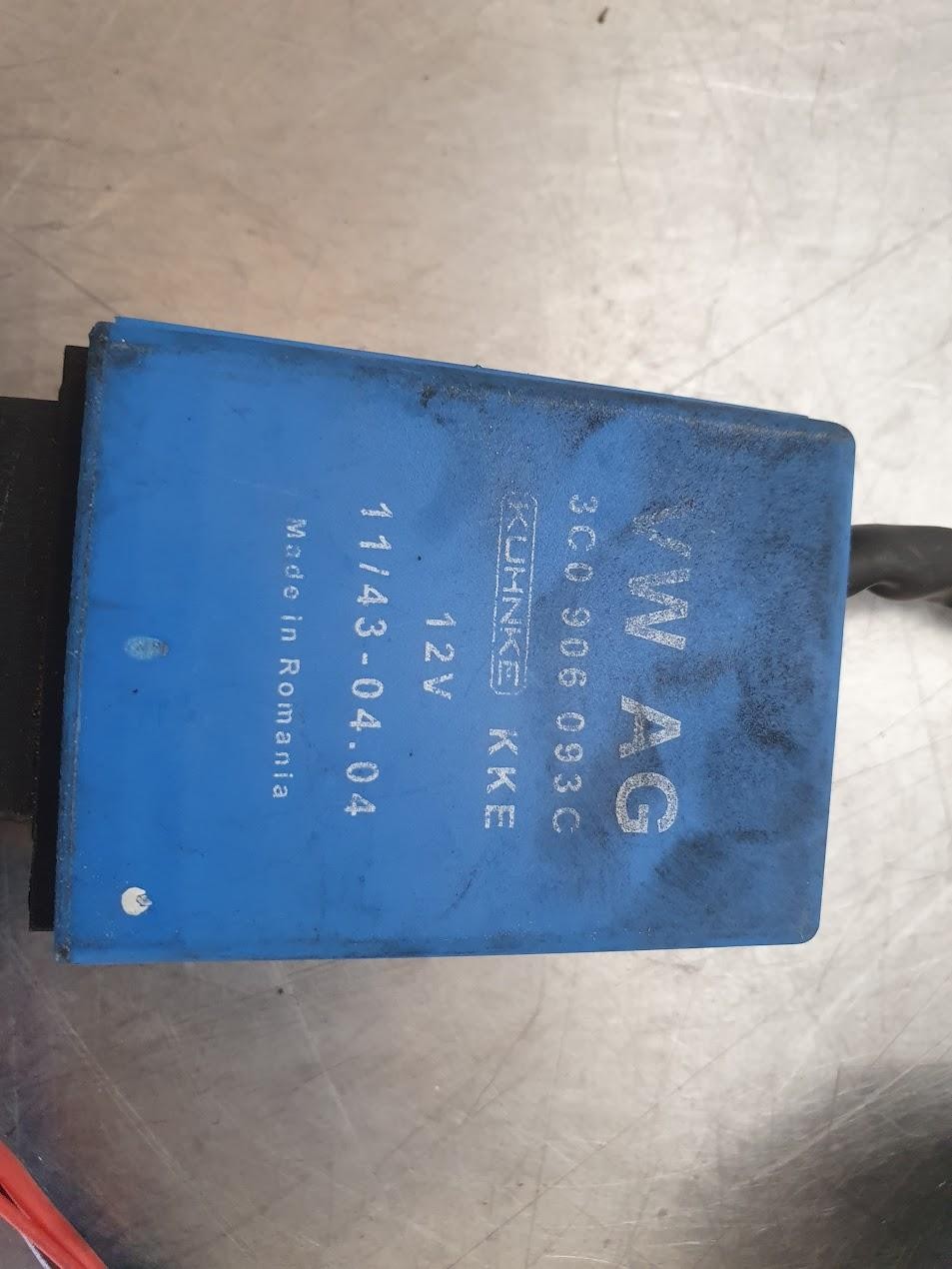 2012 Volkswagen Passat FUEL PUMP RELAY 3C/MK6 B7 MISC 09/10-05/15 3C0906093C image 2