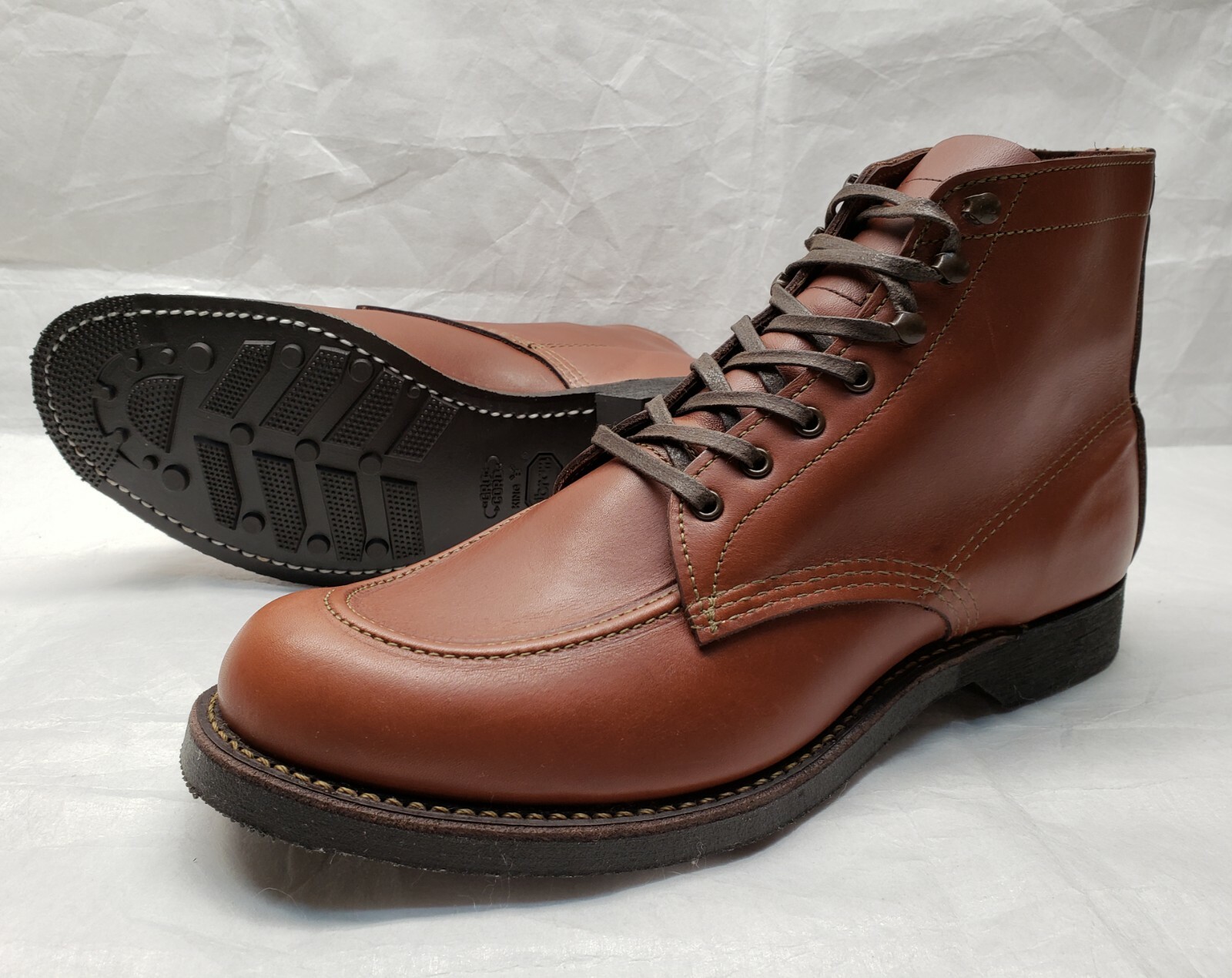 Red Wing Heritage 8076 Japanese Exclusive Outing Boot Vibram Red Wing Heritage 8076 Japanese Exclusive Outing Boot Vibram