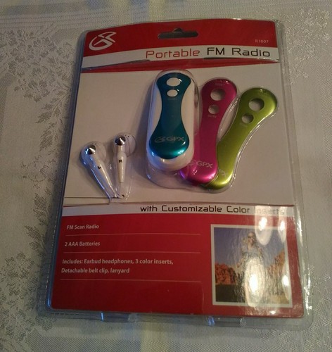 GPX R1007 - Portable FM-Scan Radio w/ Interchangeable Faceplates & Earbuds-NIB!