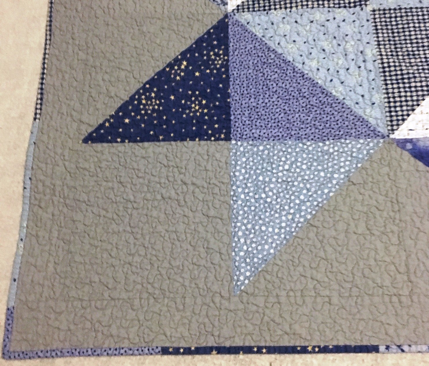 STAR QUILTED WALL HANGING PATCHWORK MACHINE STITCHED 47