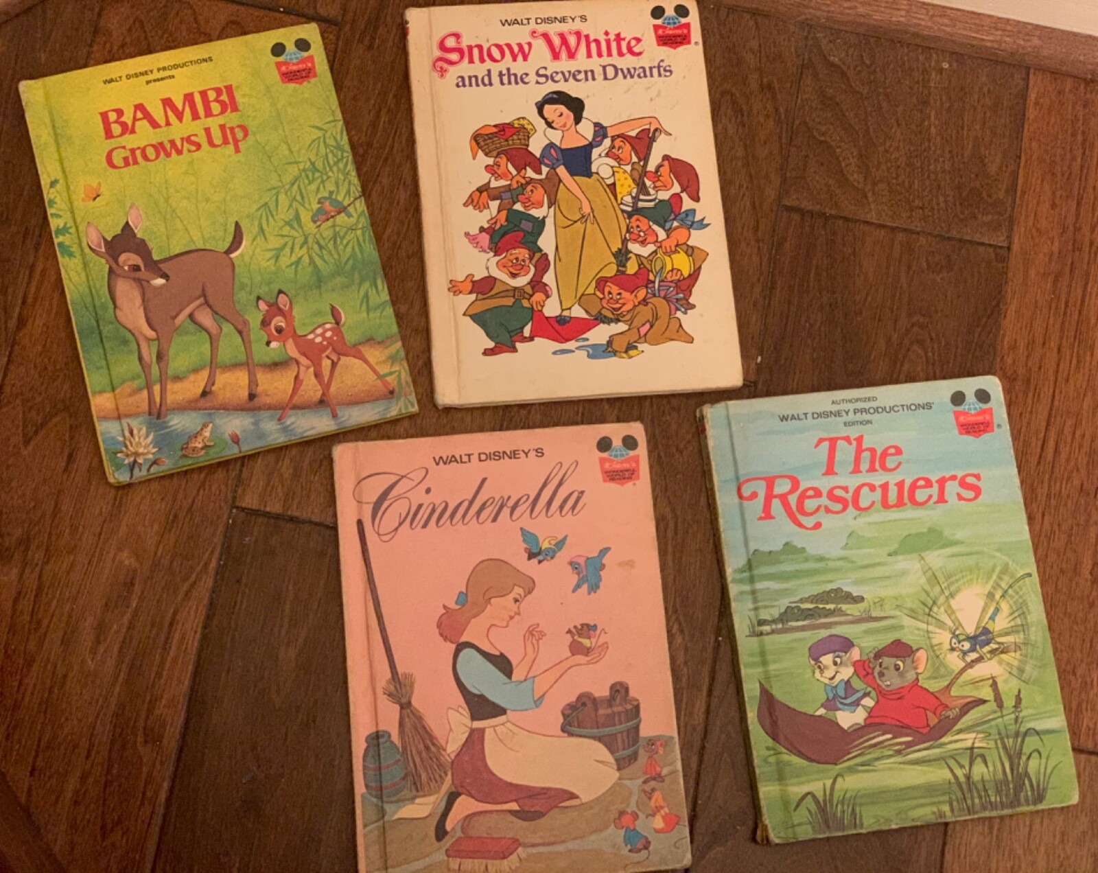 WALT Disney’s CHILDREN’S CLASSICS 物語の宝庫 WALT Disney's CHILDREN'S CLASSICS 物語の宝庫Ω