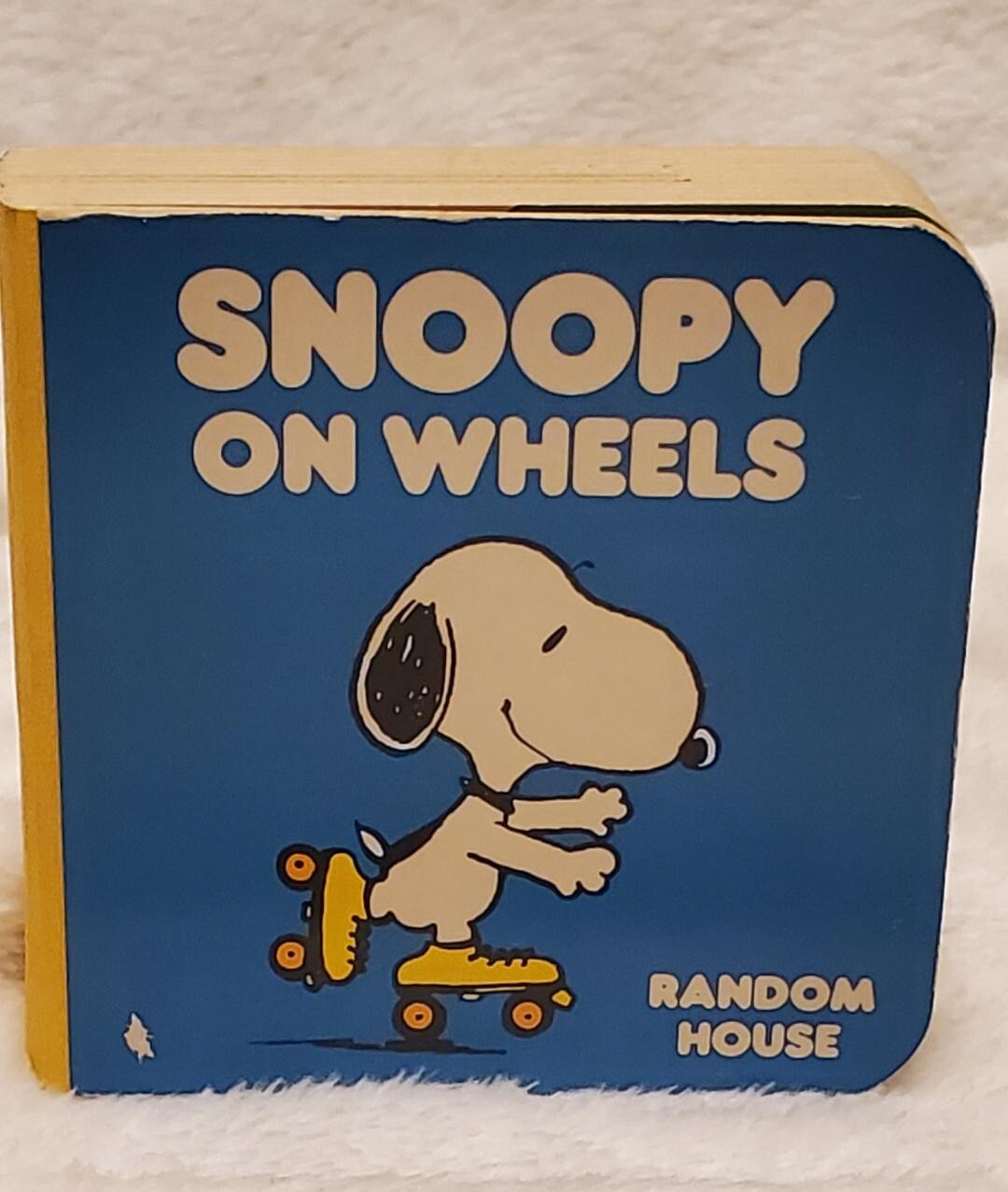 PEANUTS - SNOOPY　ウッドストック　BOOKEND Peanuts Snoopy & Woodstock Wooden Bookend | SNPY ONLY