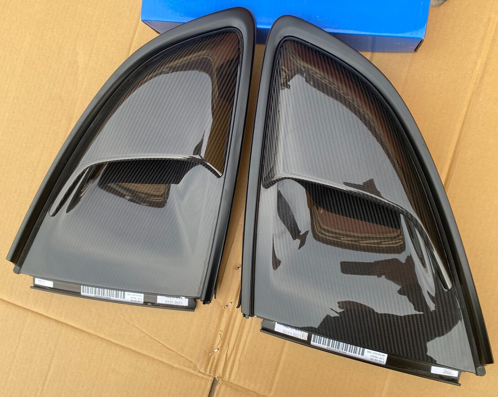 ハムガラス Porsche 982 GT4RS Carbon Luftführung Lufteinlass Seitenteil