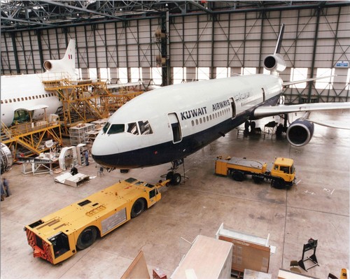 KUWAIT AIRWAYS DOUGLAS DC-10 LARGE VINTAGE ORIGINAL PHOTO BRITISH AIRWAYS LEASE