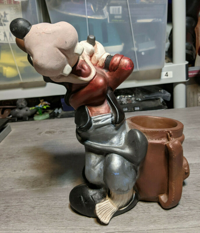 COLOR VERSION Walt Disney Golfing Goofy 11" Garden Statue Planter Pot Figurine