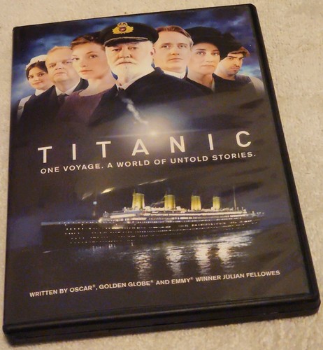 TITANIC タイタニック　洋書　voices DVD付き TITANIC タイタニック 洋書 voices DVD付き Amazon.com