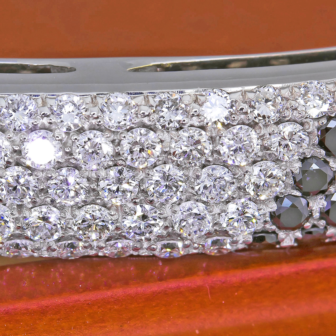 4 1/2 carat Black and White Colorless Diamond Bangle Bracelet 18kt Gold 4.5 ct