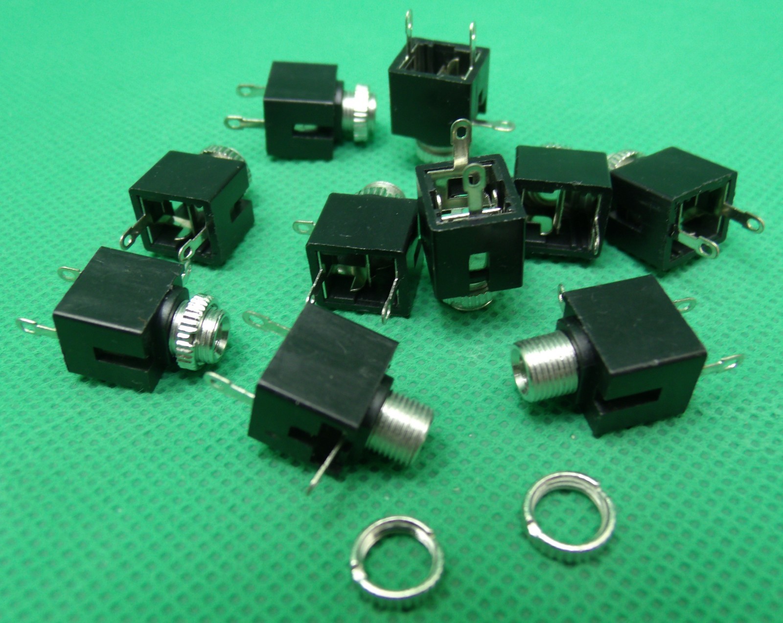 Lot of 10 pcs 1/8 in 3.5mm jack mono phone panel mount switching solder lug