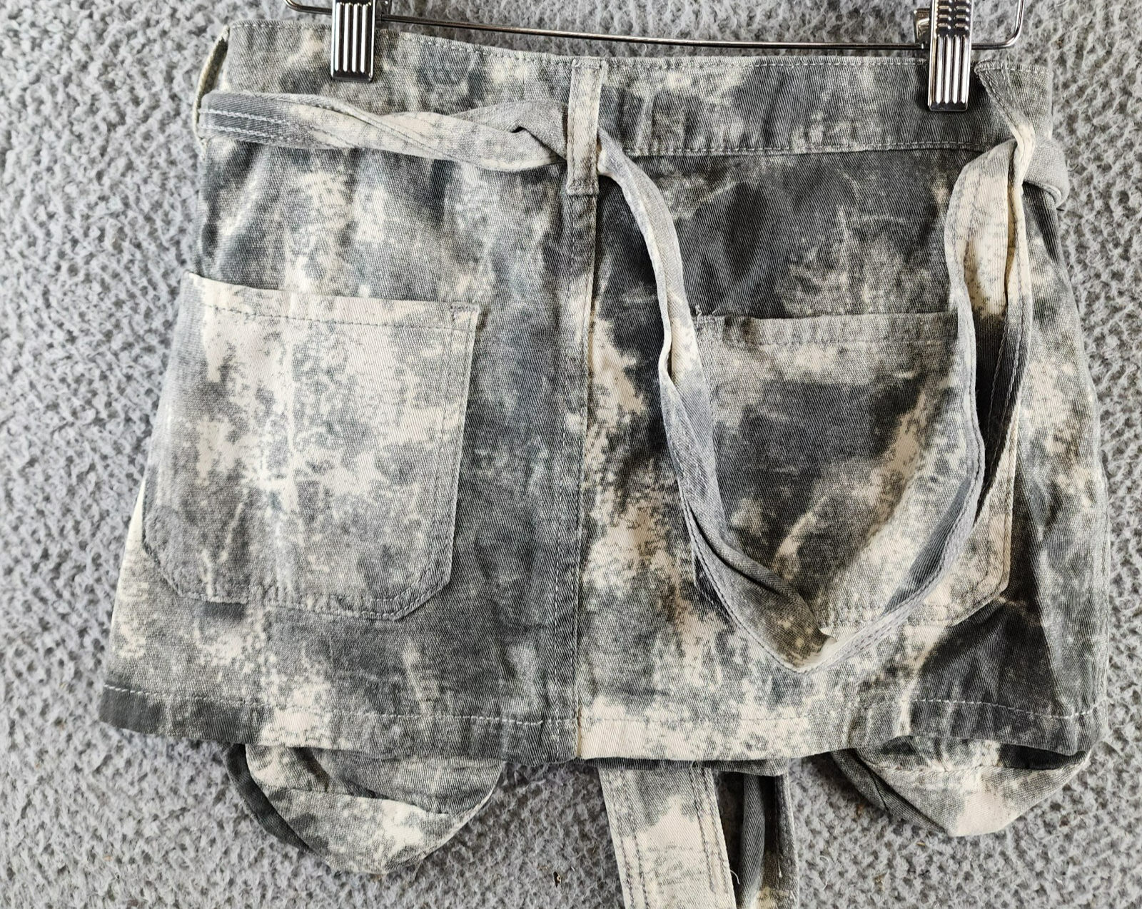 Madonna & Co. Cargo Denim Mini Skirt Women's M Gray Acid Wash Button Zip Closure - Picture 9 of 11