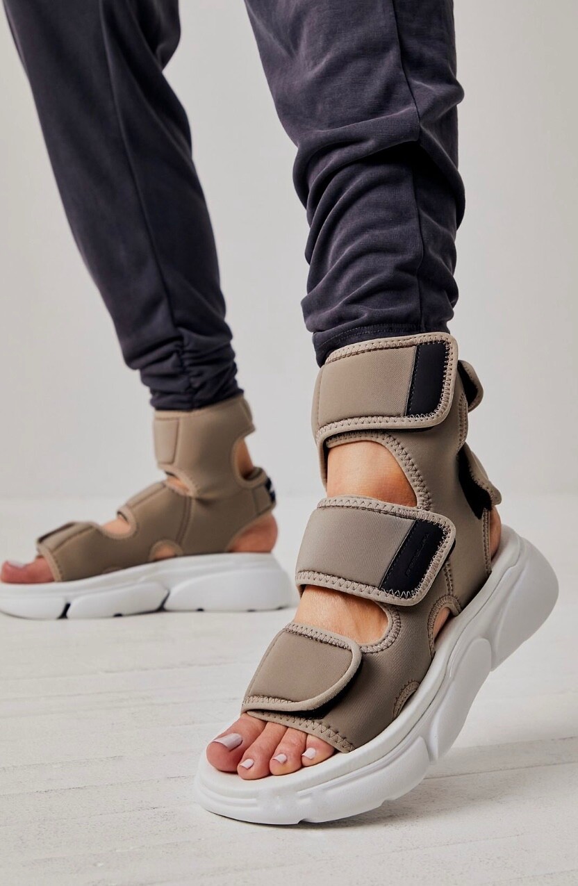 

Спортивные сандалии Free People Fessura Saturn Saturn на резиновой подошве Land Tan 39/9 НОВИНКА, Taupe land tan, Saturn