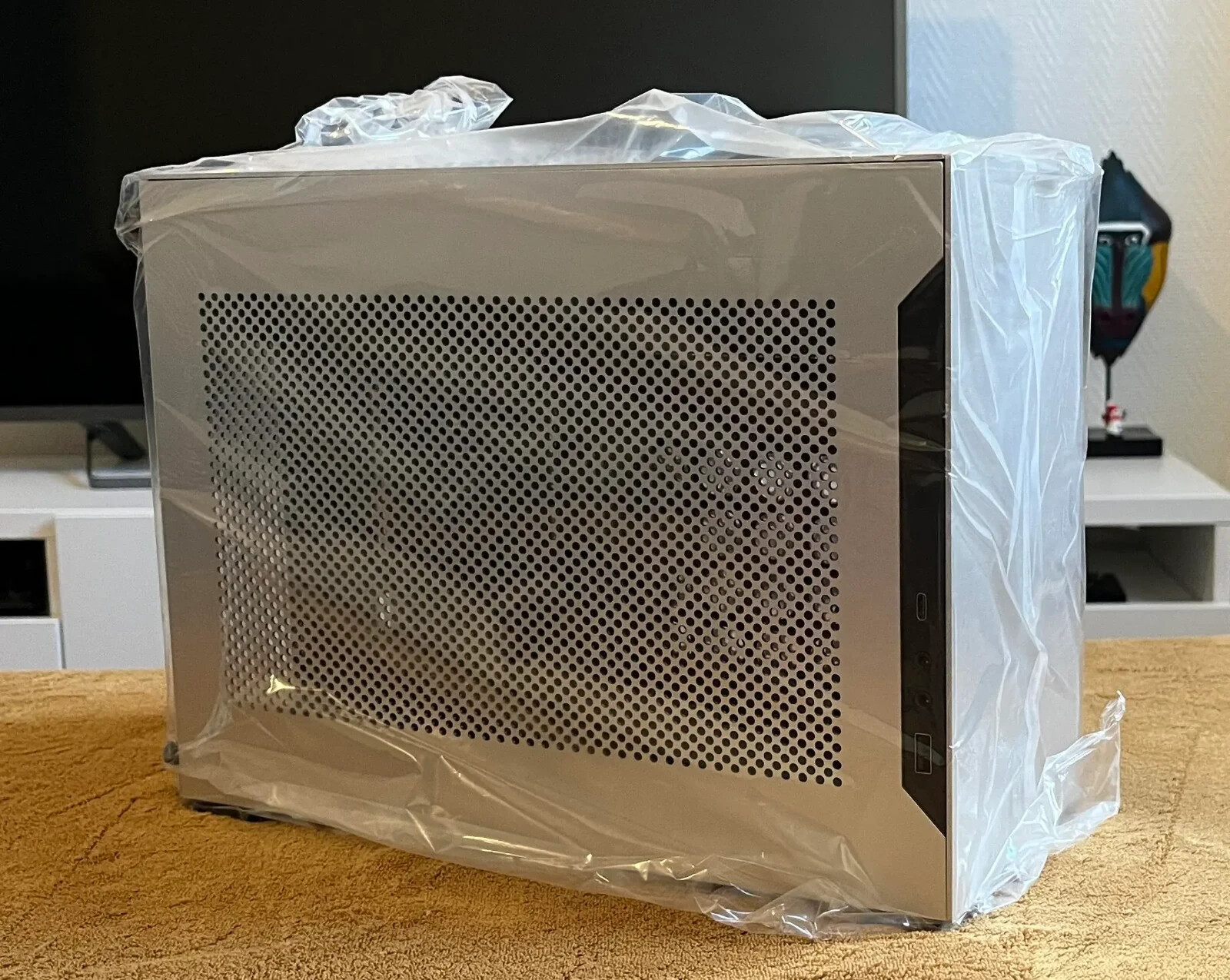 Lian Li x DAN A4-H2O PCIe 4.0 Silver Mini-ITX Computer Case