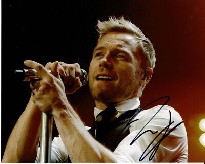 Ronan Keating Signed 10X8 Photo Genuine SIGNATURE Boyzone AFTAL COA (A)