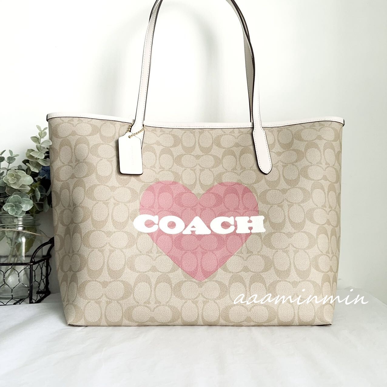トートバッグ city tote in signature canvas with love print NWT Coach City Tote Bag In Signature Canvas With Heart Petal