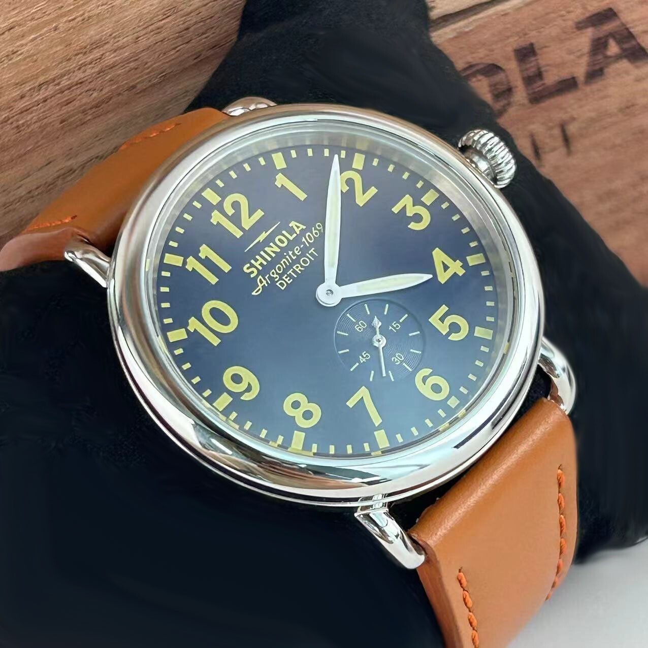 Pre-owned Shinola The Runwell Argonite 1069 Blue Dial Chronograph Quartz Men's Watch 41mm