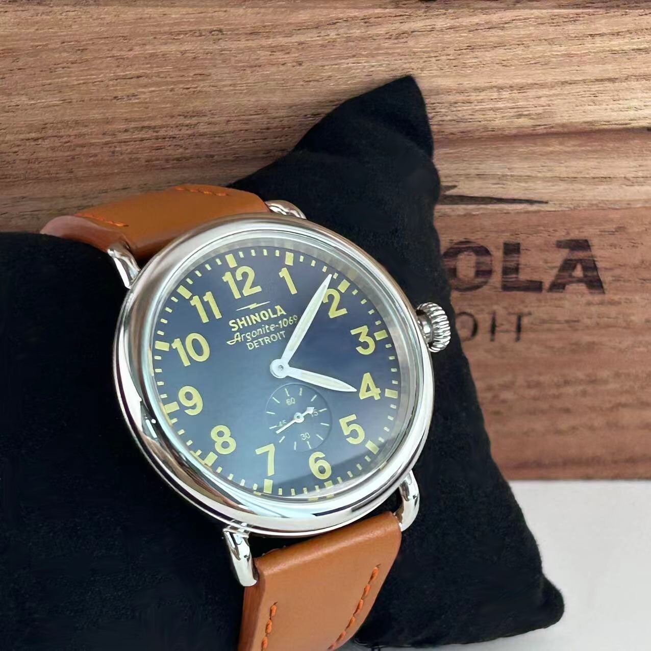 Pre-owned Shinola The Runwell Argonite 1069 Blue Dial Chronograph Quartz Men's Watch 41mm