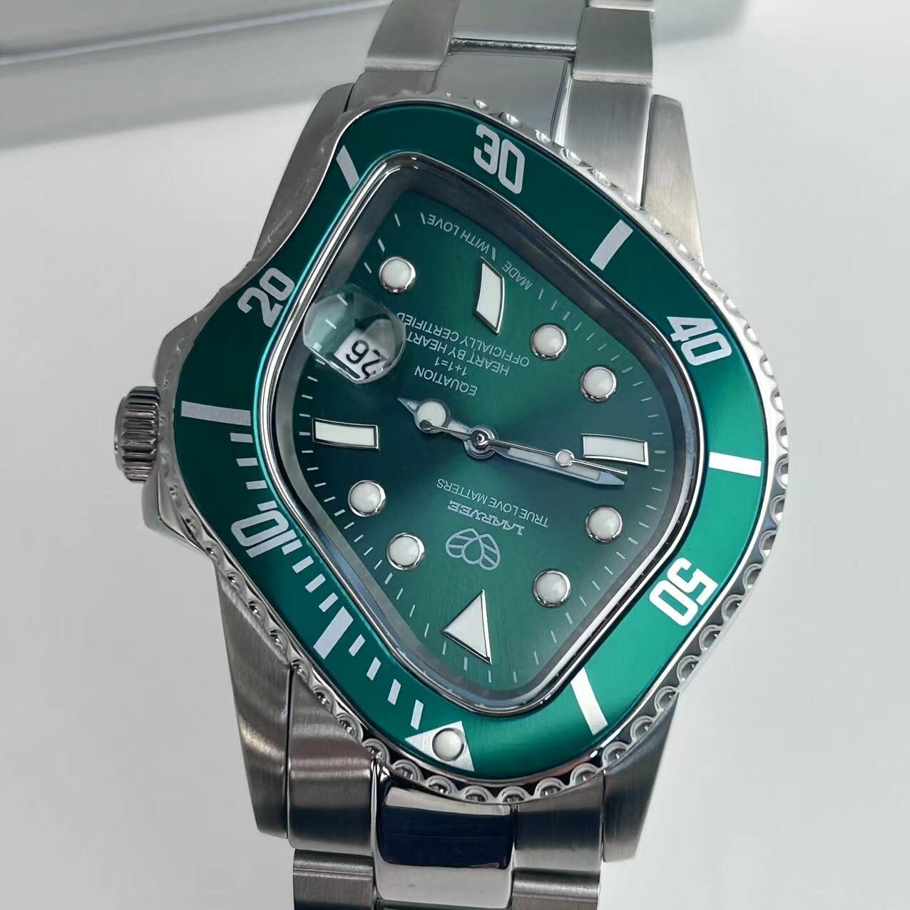 Pre-owned Laarvee Pea001 Classic Watch Silver Precision Steel Green & Bezel Green Dial