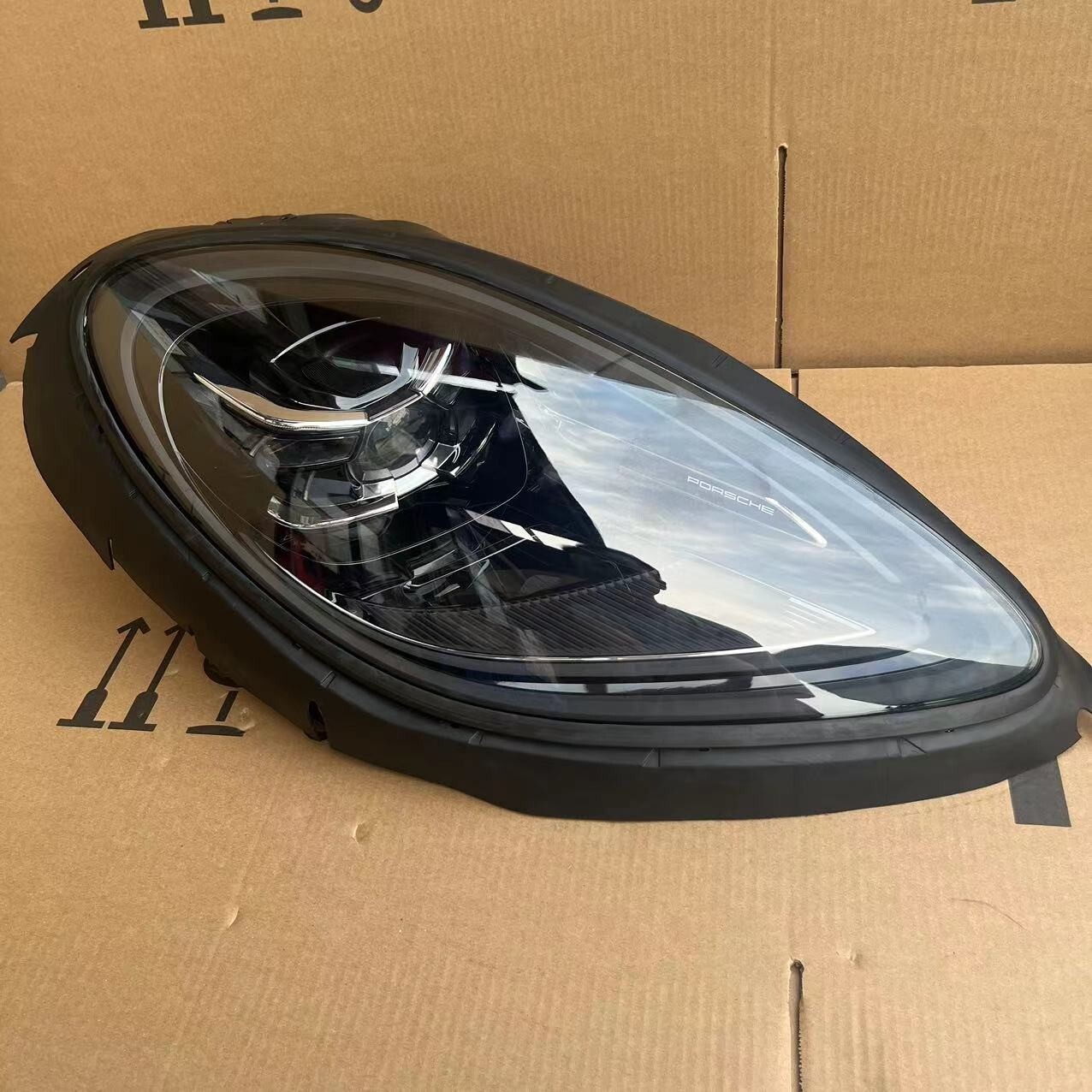 【純正】PORSCHE MACAN 95B リバースライト Porsche macan rear bumper light 95B 2014-2019 LH backup