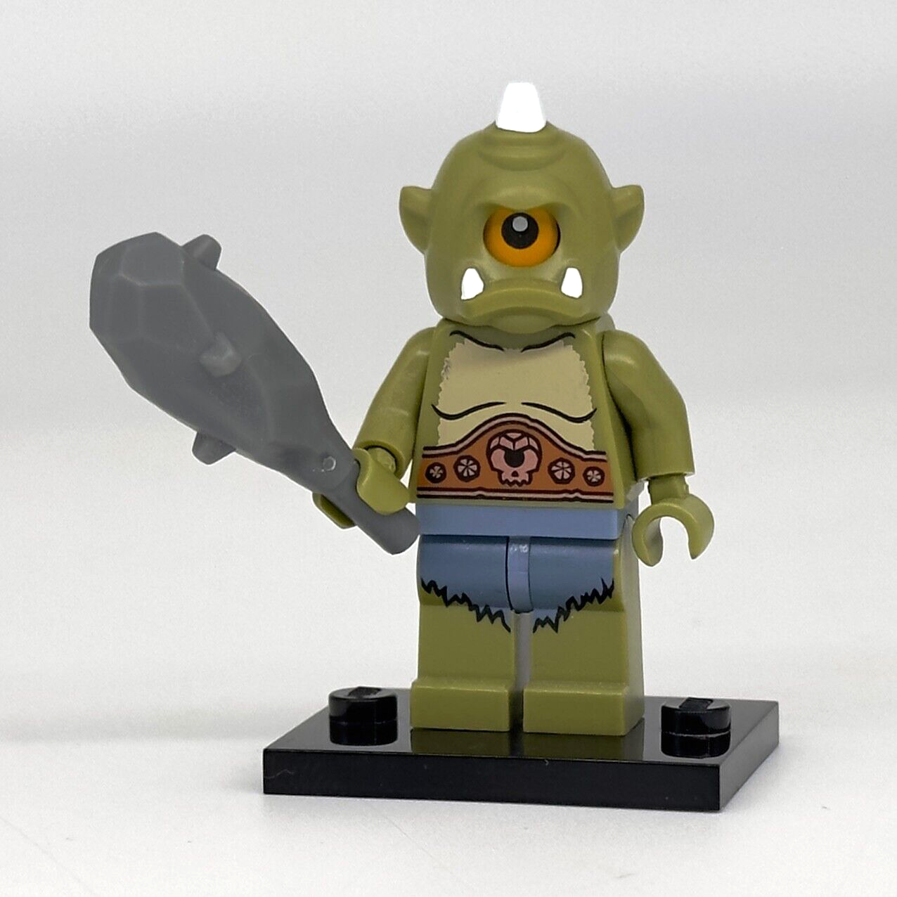 Lego Cyclops Minifigure Series 9 w Club Base col130 71000