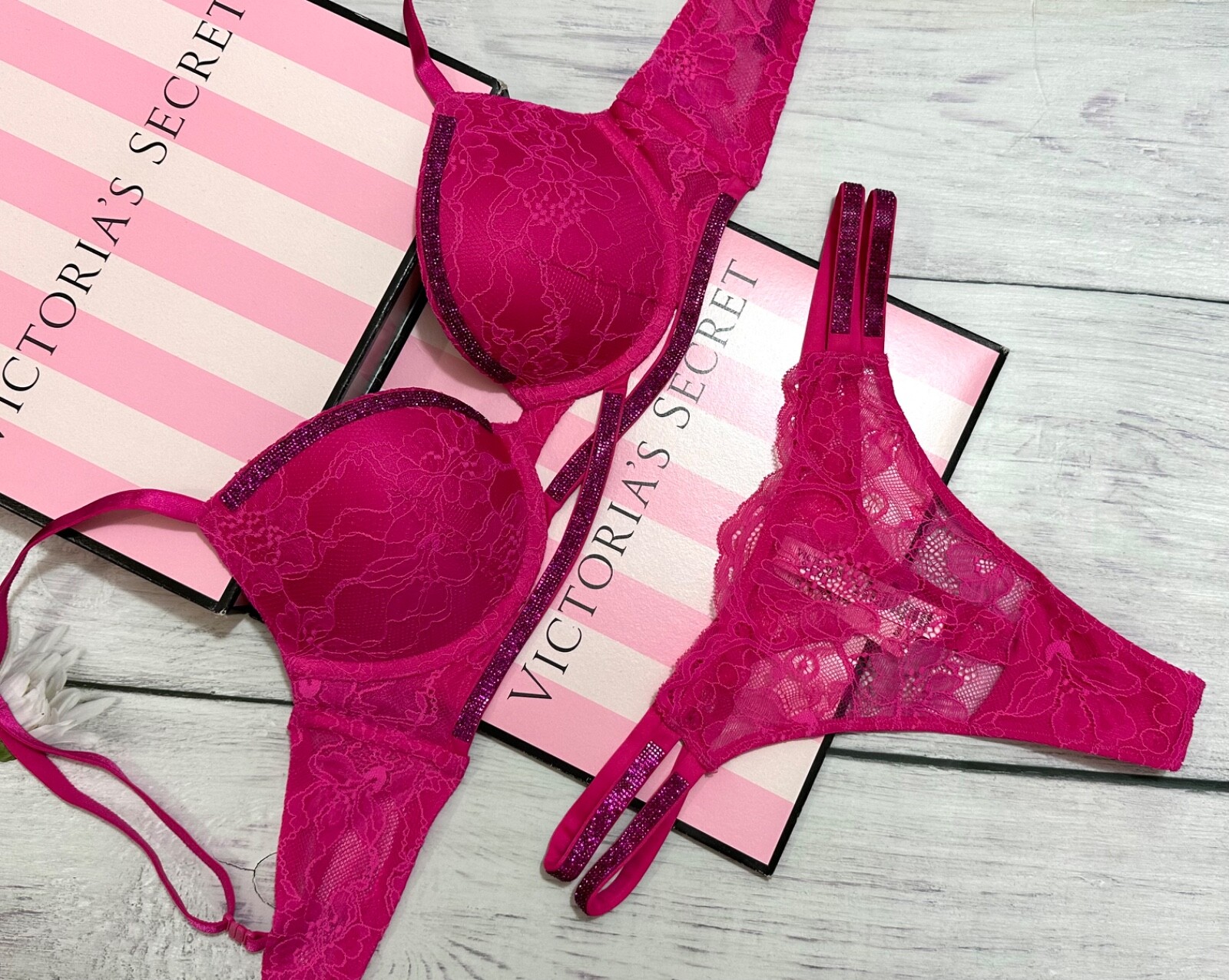 Victoria's Secret Shine Cradle Very Sexy Push Up Bra Thong