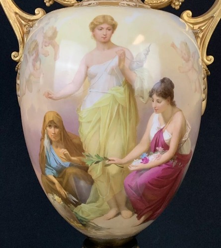 Extremely Large Antique Royal Vienna Vase With Double Portraits Fine Details