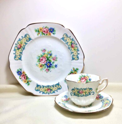 VIntage Formalities By Baum Bros Pink Roses Side Plates Dinnerware Set China Dinner Plates Service for 4 Teacup and Saucers