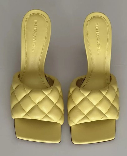 Pre-owned Bottega Veneta $1200  Butterscotch Leather Mules 8 Us (38 Euro) 592015 It