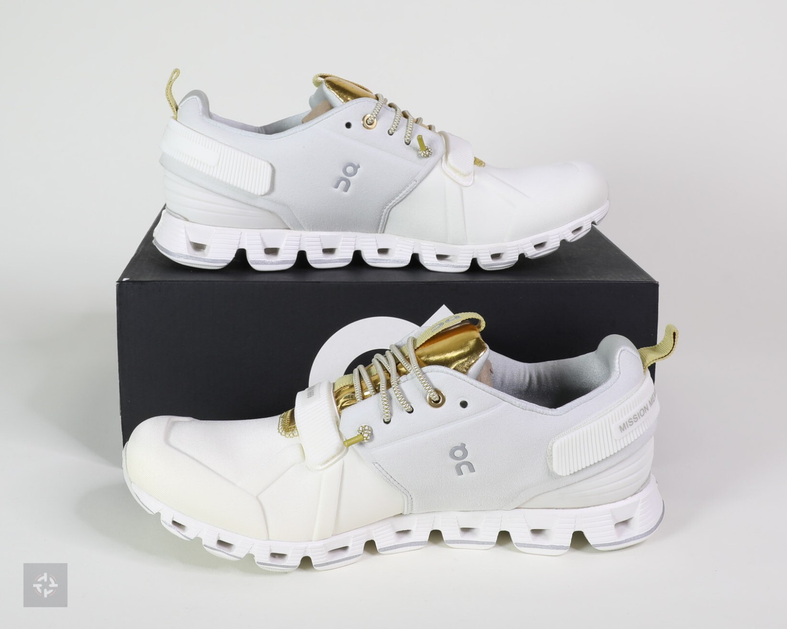 Pre-owned On Running On Cloud Edge Moon Landing Edition White Gold Shoes Women's Size 9 (18.99846)