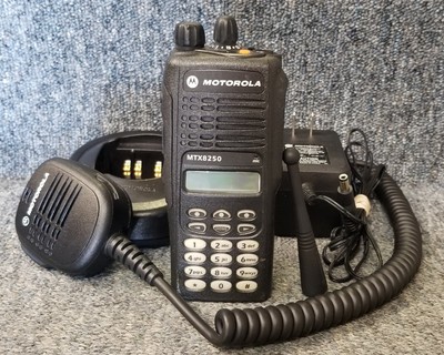Motorola MTX8250 Radio 800 Privacy Plus AAH25UCH6GB6AN Very GOOD. Buy it now for 97.83
