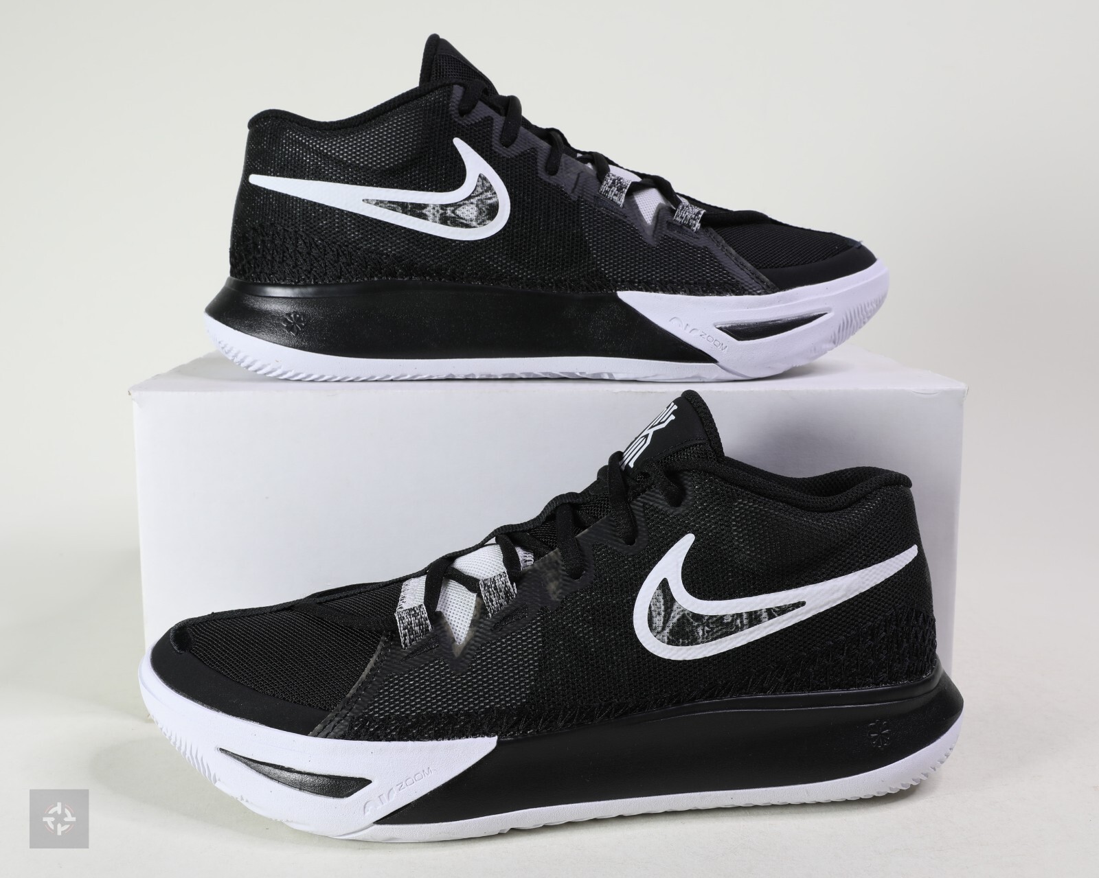 Nike Kyrie Flytrap 6 Black White Athletic Shoes Men's Size 8 Nike Kyrie Flytrap 6 Black White Athletic Shoes Men's Size 8