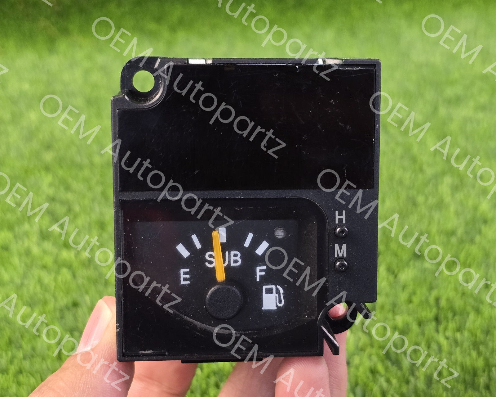 Toyota Land Cruiser 1996-2002 Dash sub tank Guage with Clock