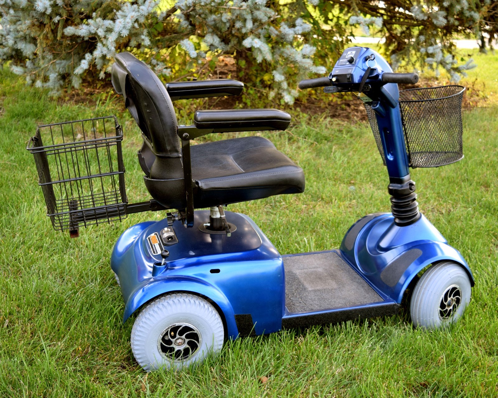 mobility scooter Pride victory four wheeled 300 lb rated strong powerful machine