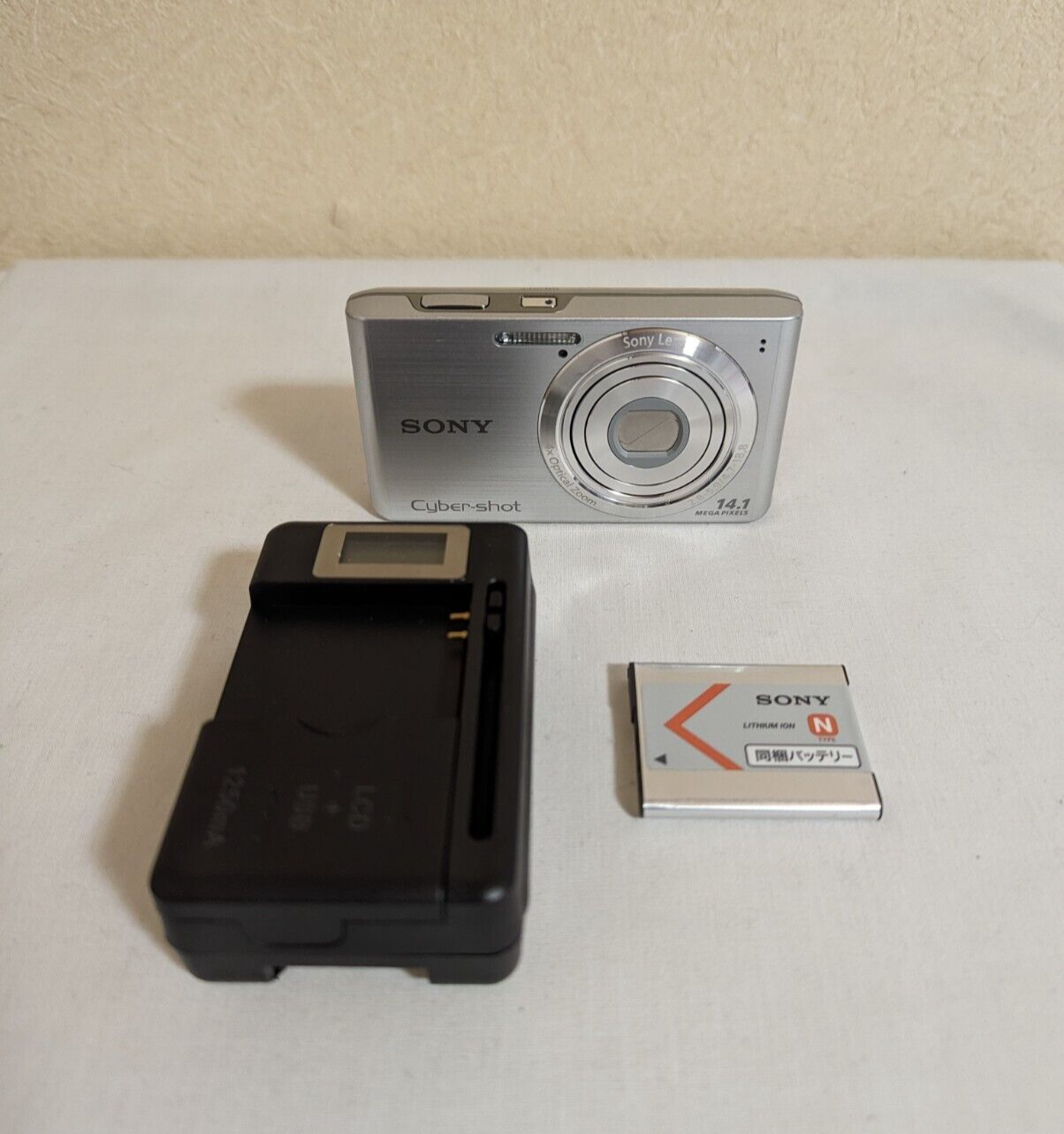 Sony Digital Camera DSC-W610 Cyber Shot Silver 4.0x 14.1MP Sony Digital Camera DSC-W610 Cyber Shot Silver 4.0x 14.1MP