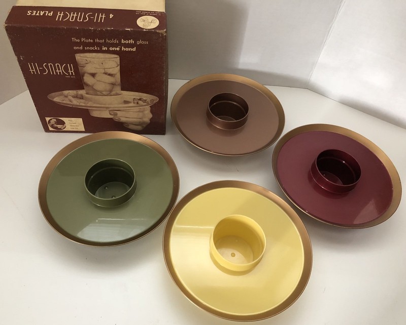 Vintage HI-SNACK Serv-Rite Set of 4 Plates w/Box Snack and Drink Trays