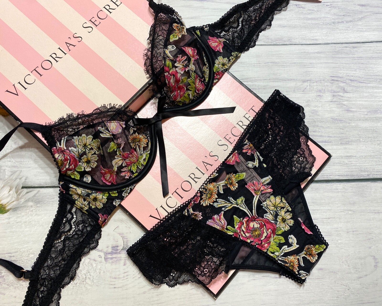 Victorias Secret DREAM ANGELS Бюстгальтер без подкладки с вышивкой и цветочным принтом Cheeky Set Black