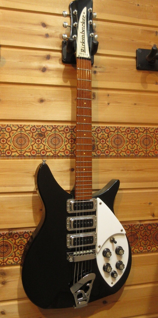 Rickenbacker 320 Jetglo 1981 Semi Hollow Body Electric