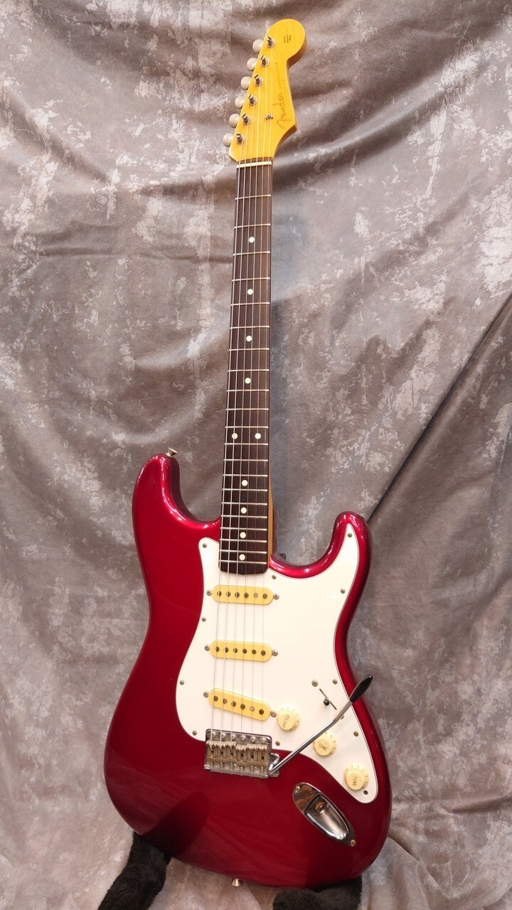 ギター Fender Japan Stratocaster CAR Fender Japan ST62-50 CAR Stratocaster Candy Apple Red Made