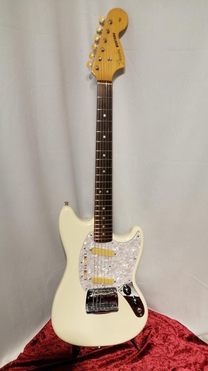 ギター Fender JAPAN MG65 MUSTANG Fender Japan MG65 Mustang White Crafted in Japan 2006-2008