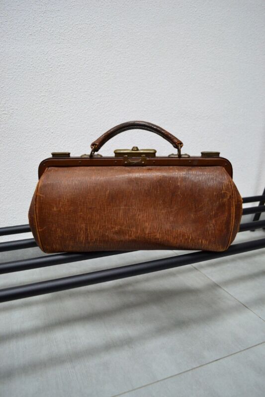 Very Old Doctor’s Suitcase Vintage Bag Antiques Travel